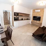 Downtownkate Apartman *