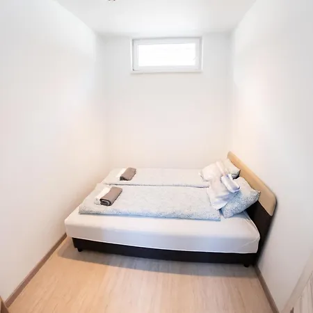 Winestone Corner Apartment *
