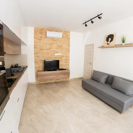 Downtownkate * Debrecen